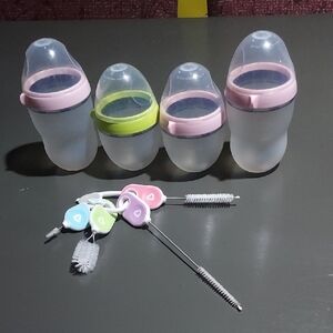 Como Tomo 4ct Bottles (2) 8 Oz And (2) 5 Oz + Bottle Brushes - No Nipples